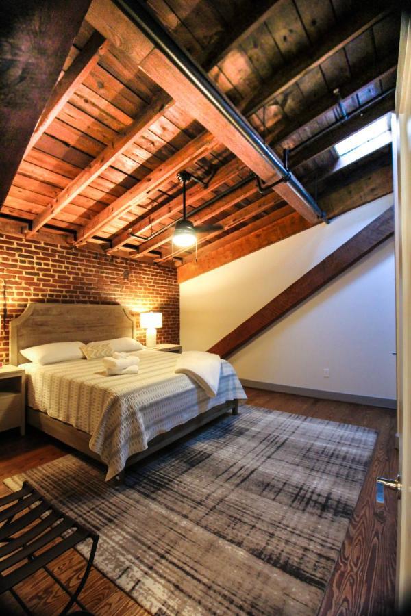 The Lofts At Downtown Salem Exterior foto
